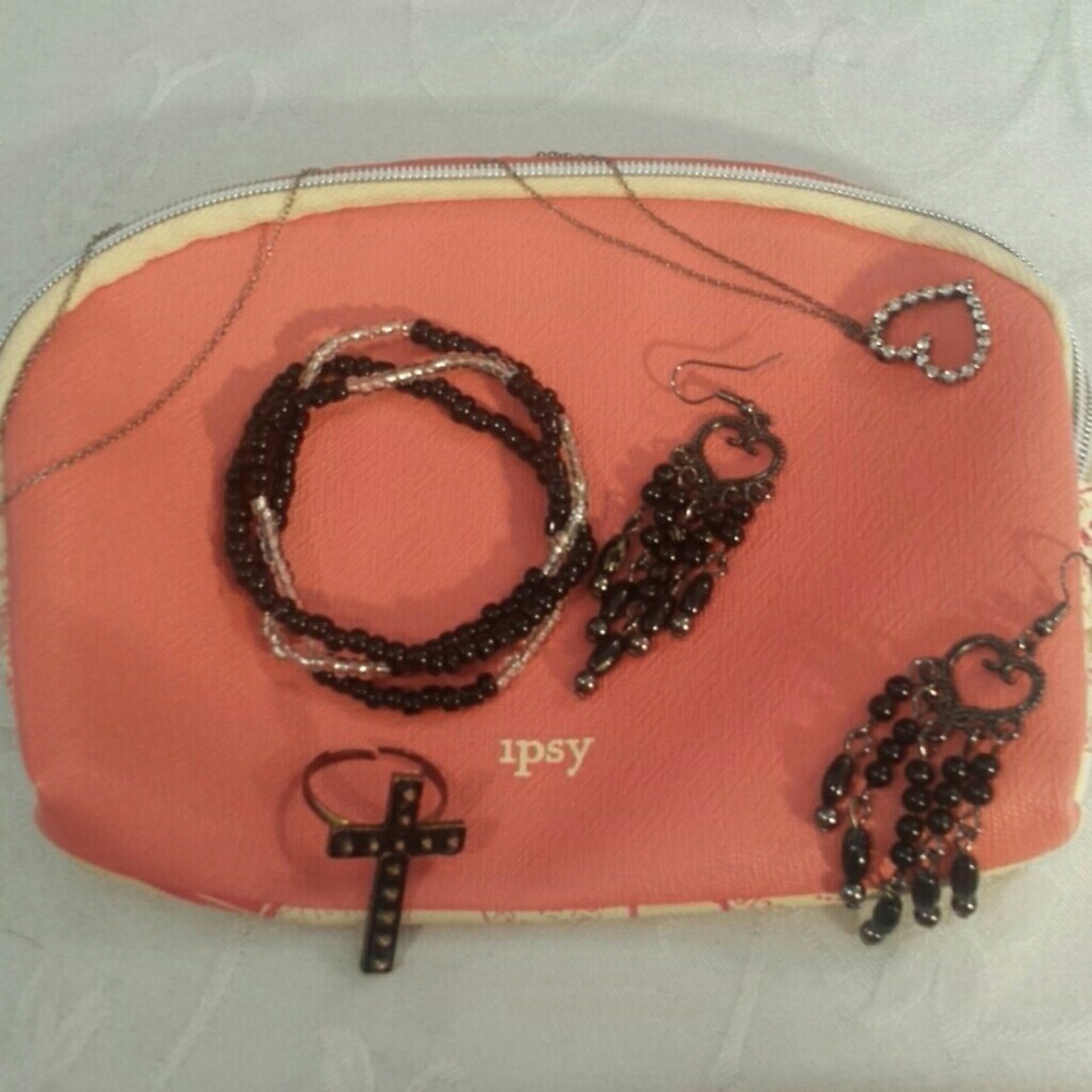 🩶 Set/bundle of accessories, Ipsy bag